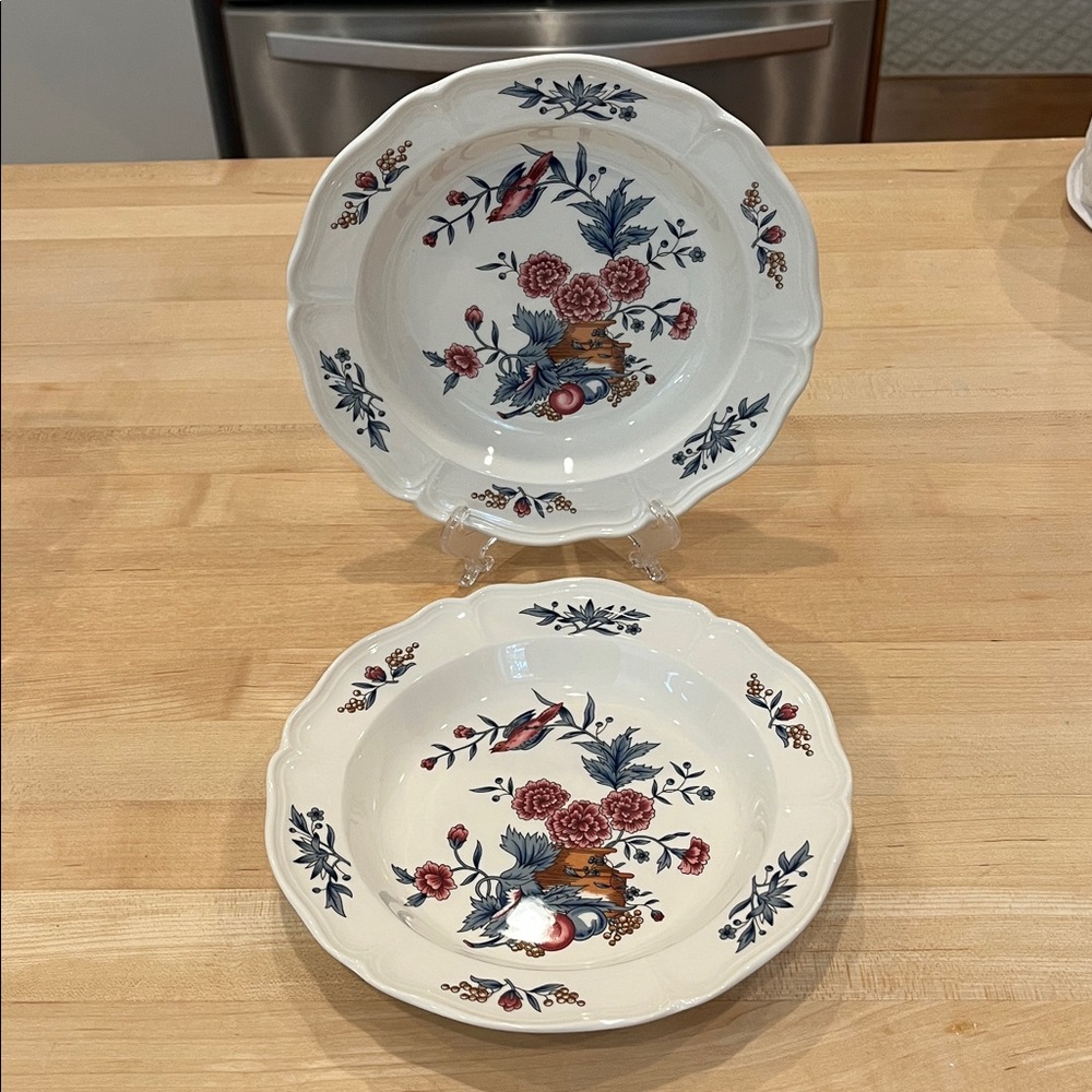 Set/2 Wedgwood Rim Soup Bowls Williamsburg Potpourri 8" England 1956-1998 NWT